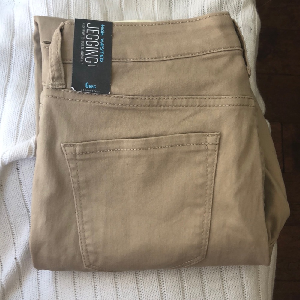 khaki pants